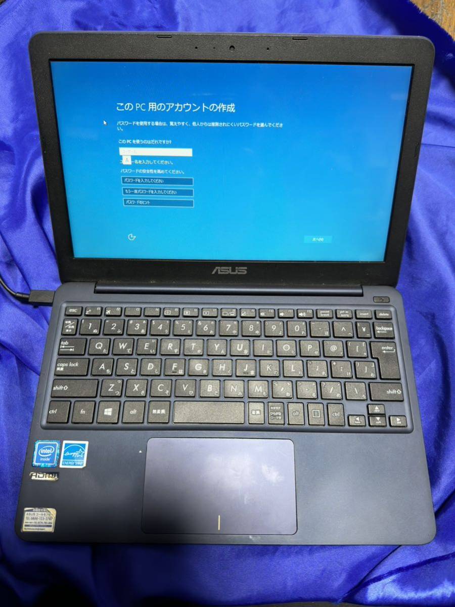 ジャンク　動作はしますが　バッテリー　膨らみ　ASUS ノートパソコン L200H Win10 充電器_画像1