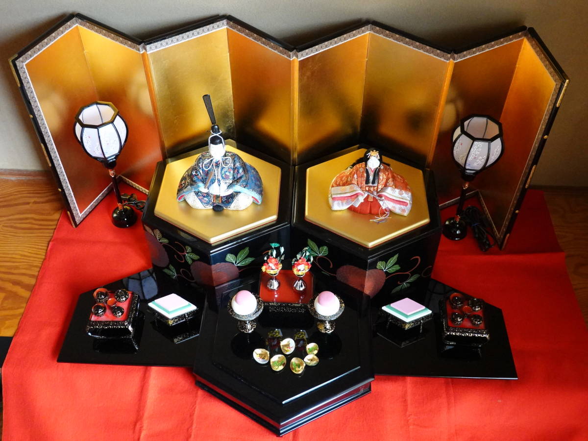 雛人形 親王飾り 東京久月 美術工芸「雛遊び 御貝桶 大菊葉蒔絵 雛人形 親王飾り 東京久月 美術工芸「雛遊び 御貝桶 大菊葉蒔絵
