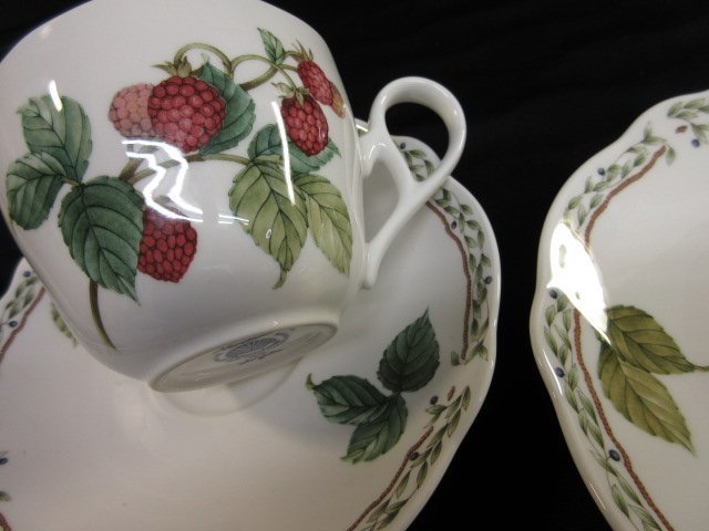 ｍ8850 美品　Noritake Primachina 　カップ＆ソーサー　全4客セット　野イチゴ柄　りんご柄？　ROYAL PRCHARD　カップ口径約8cm_画像7