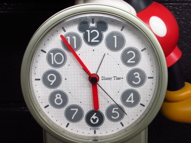 s3558　ミッキーマウス　Disney time　目覚まし時計　動作確認済　ボイス時計　置時計　品番FD450A　ボリューム調整　アラーム　ディズニー_画像2