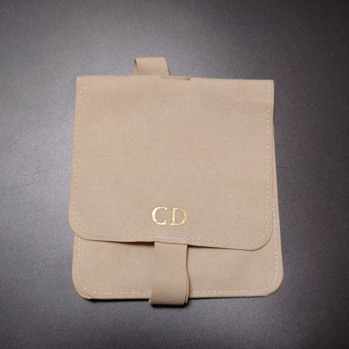 【新品未使用品】 Christian Dior ディオール ネックレス CD ロゴ サークル ツイスト ゴールド アクセサリー 希少 刻印 43cm 保存袋付き_画像6