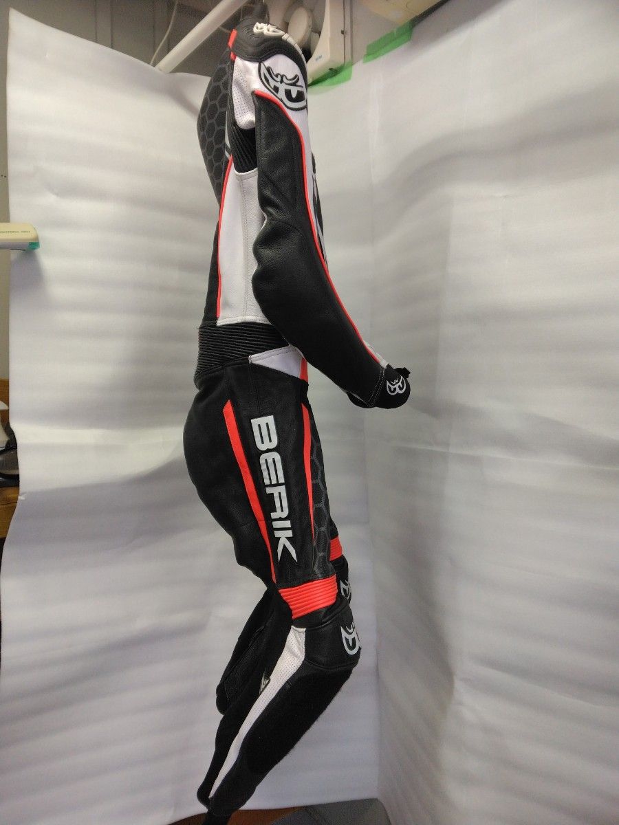 ベリック レーシングスーツ BERIK 革ツナギ サーキット ツナギ ベリック レーシングスーツ BERIK 革ツナギ サーキット ツナギ