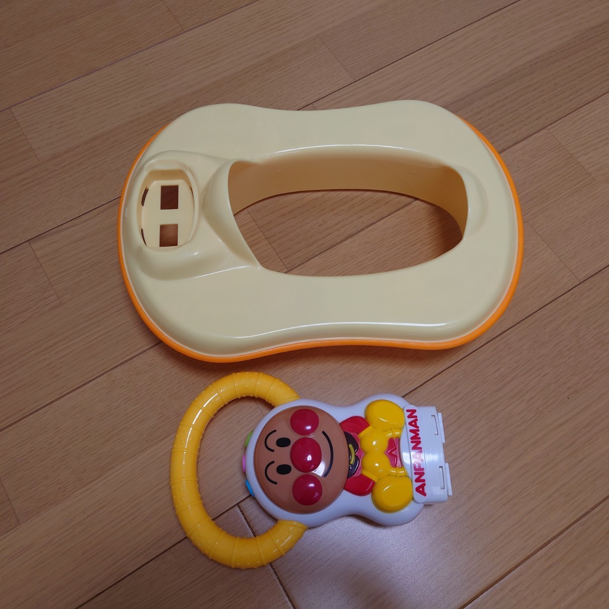 agatsuma Anpanman 2WAY auxiliary toilet seat ..... attaching 