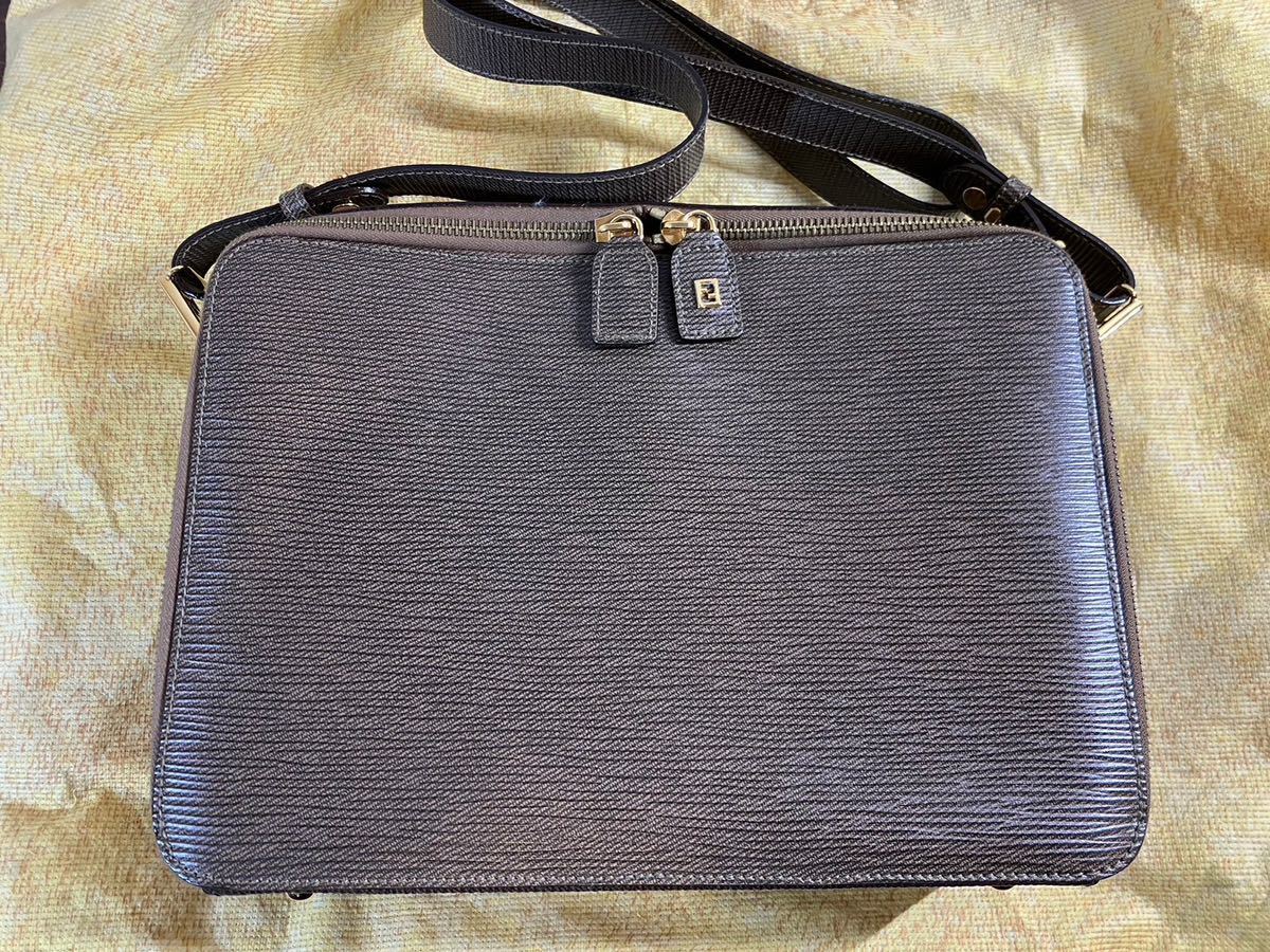 E/620 美品 FENDI フェンディ バッグ ショルダーバッグ_画像3