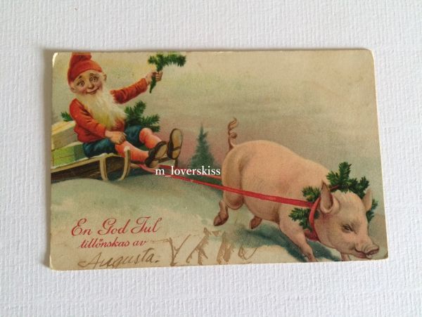 【北欧雑貨スウェーデン】アンティーク◆絵葉書・クリスマス・ミニポストカード・消印1927年12月《豚のソリに乗るトムテ》_画像2
