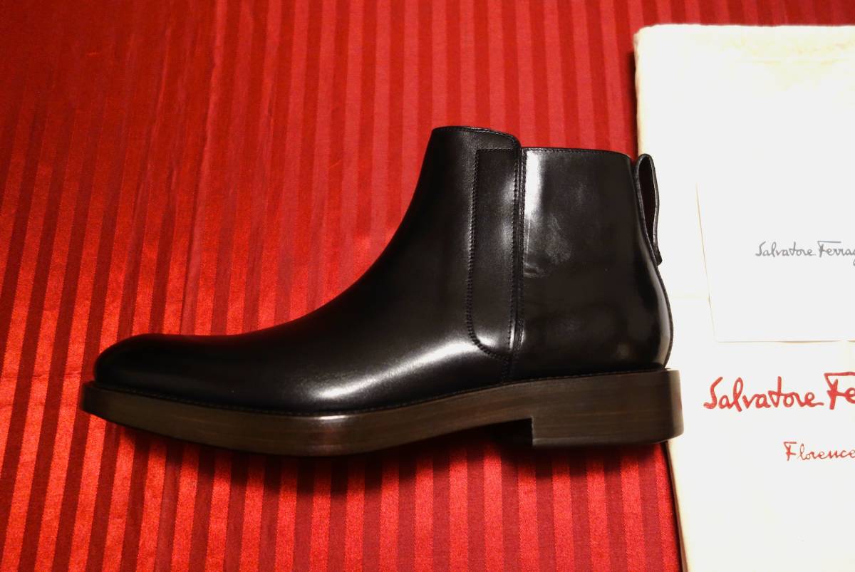 定価１５．５万円 未使用品 フェラガモ(FERRAGAMO) サイドゴアブーツ US７1/2EE (日本サイズ26cm) ブラックの画像3