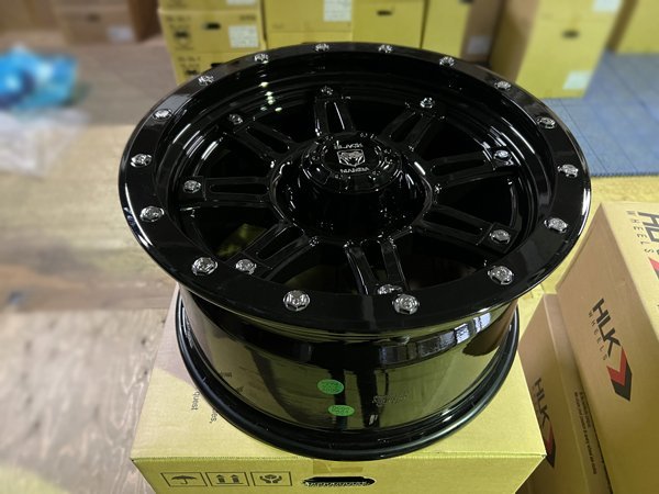 車検対応 新品 17インチ タイヤホイールセット pcd139.7 6h TOYO R/T 265/65R17 Chevrolet シボレー サバーバン アバランチ 純正車高装着可_画像4