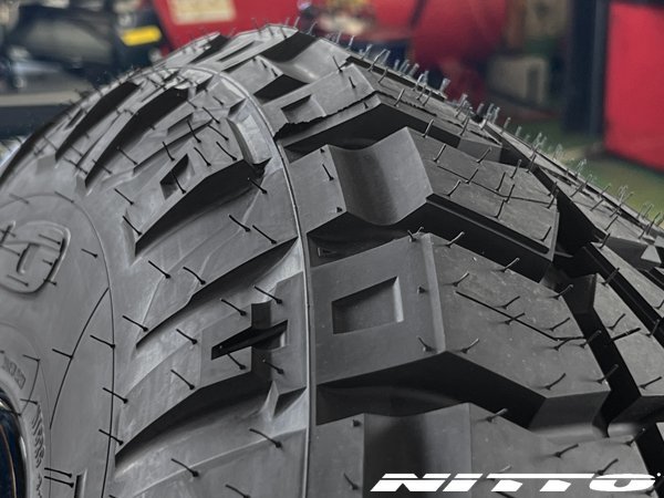 車検対応 新品 17インチ タイヤホイールセット pcd139.7 6穴 NITTO 265/65R17 ハマー H3 HUMMER FJクルーザー 純正車高 装着可！ ニットー_画像9