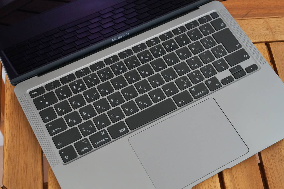 Apple MacBookAir 2020 13インチ スペースグレイ M1チップ SSD512GB メモリ16GB _画像2