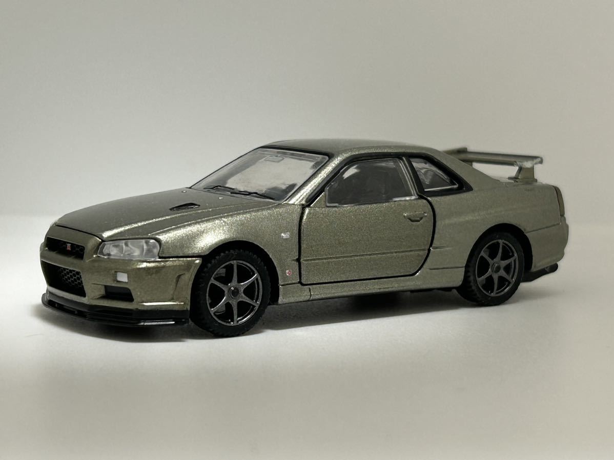 日産 スカイライン GTR Vスペック ニュル タカラトミー ミニカー 1/43 NISSAN GT-R ミレニアムジェイド_画像1