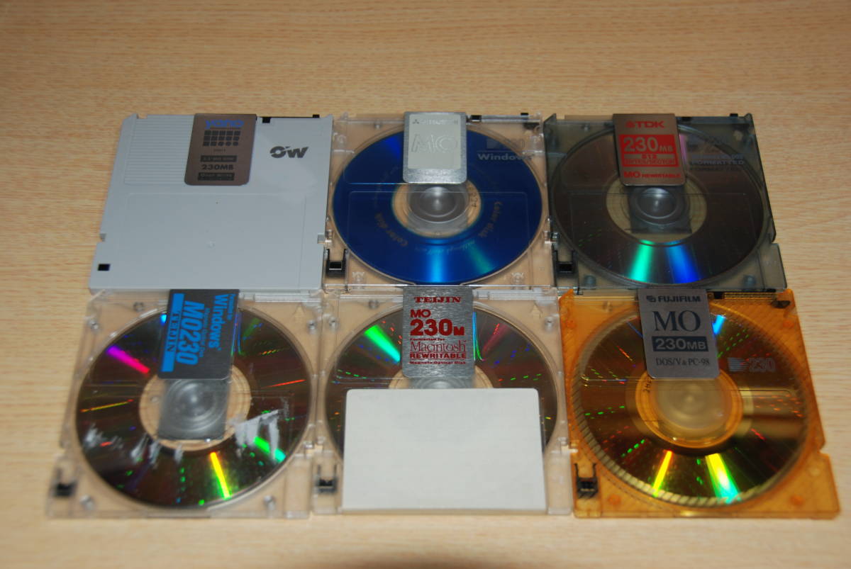 MO* disk ( media )*230MB*16 pieces set (USED)