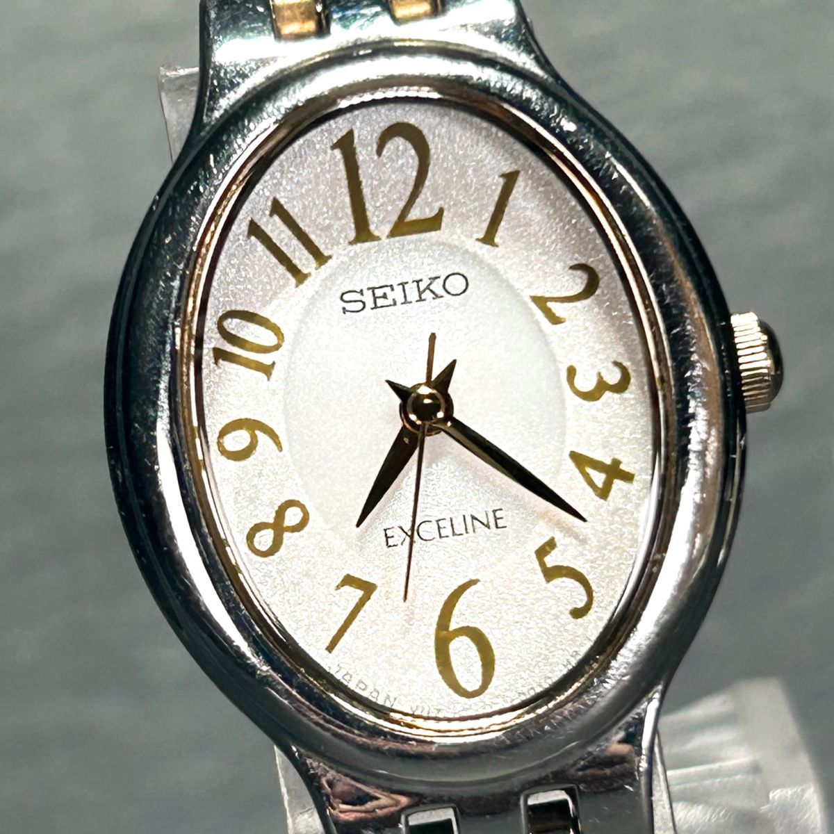 美品 SEIKO セイコー EXCELINE エクセリーヌ V117-0BX0 腕時計 ソーラー アナログ 3針 ステンレススチール ホワイト文字盤 動作確認済み_画像1