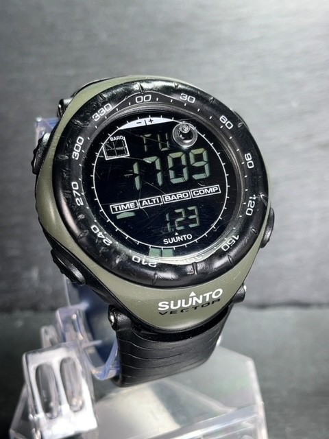 スント SUUNTO ヴェクター VECTOR 腕時計 ミリタリーグリーン ss010600f10 登山 高度計 気圧 温度 アウトドア 動作確認済み_画像3