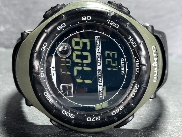 スント SUUNTO ヴェクター VECTOR 腕時計 ミリタリーグリーン ss010600f10 登山 高度計 気圧 温度 アウトドア 動作確認済み_画像4
