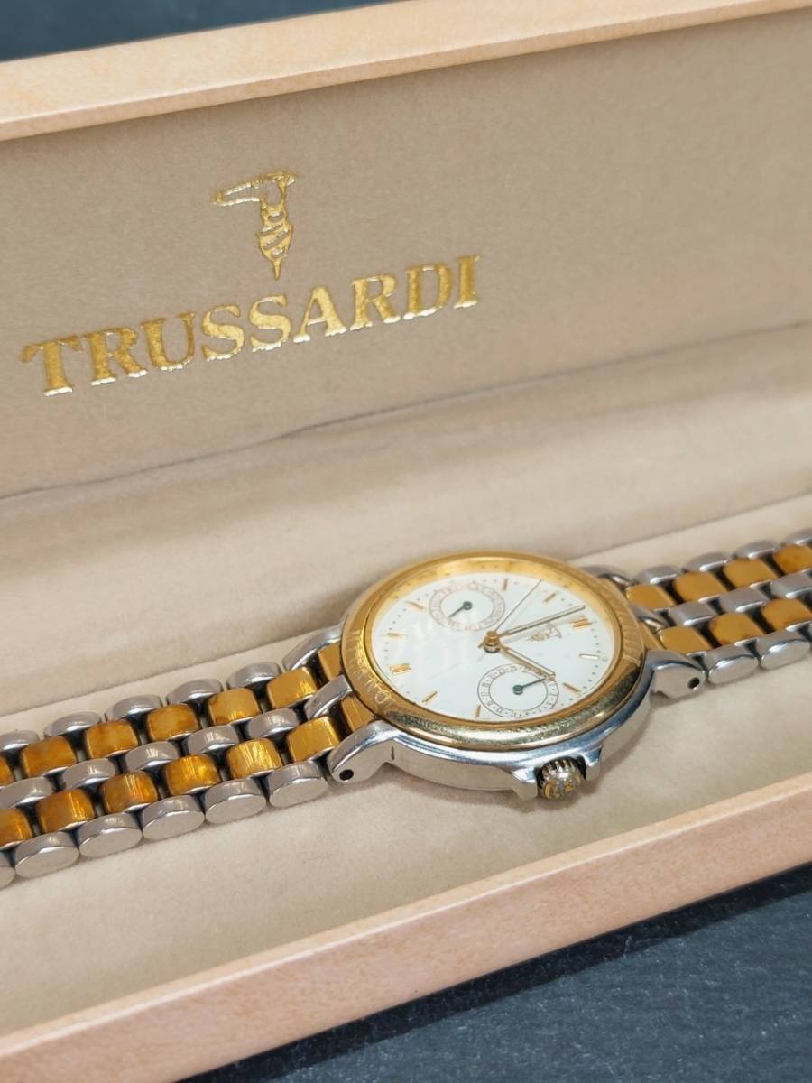 TRUSSARDI トラサルディ TR-2505 アナログ クォーツ 腕時計 スモールサイズ ホワイト文字盤 カレンダー メタルベルト 新品電池交換済み_画像7