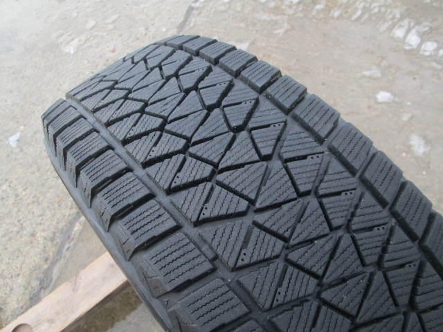 中古ブリヂストン　ブリザック 　 DM-V2　 225/65R1７　1本_画像2