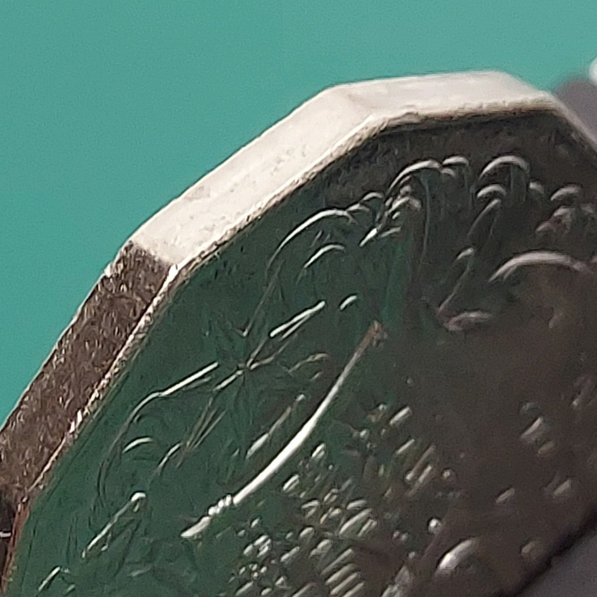 【60113】オーストラリア　50セント硬貨　1984年　約32.4×2.5㎜　約15.54g　カンガルー　エミュー　エリザベス二世　コレクション品_画像5