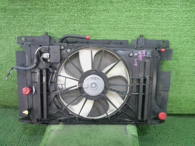 カローラルミオン DBA-NZE151N ラジエター ラジエータ 1.5G オン ビー 1NZ-FE 070 16400-22160_画像1