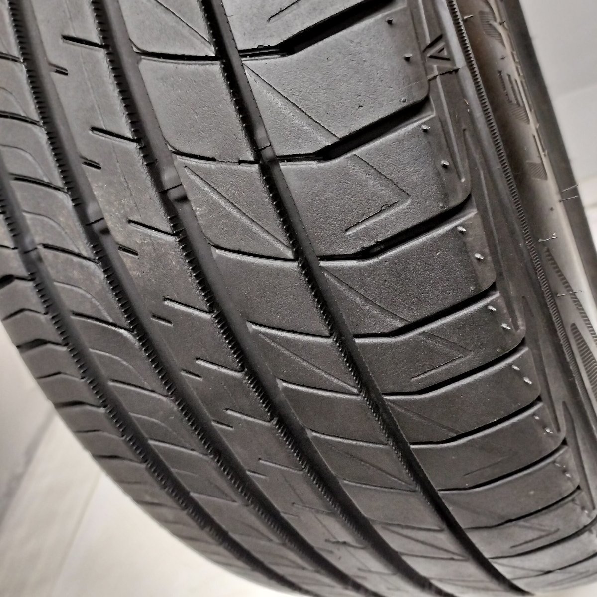 ◆配送先指定あり◆ ＜高級・希少！ ノーマルタイヤ 1本＞ 225/45R18 ダンロップ LEMANS V 2022年製 80% レクサス マークX_画像5