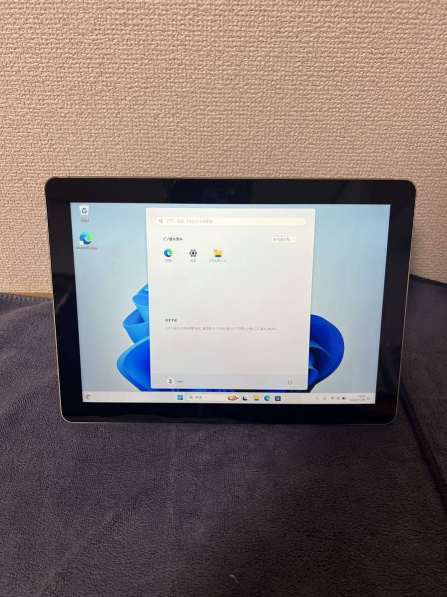 102 Microsoft Surface Go / Model:1824 CPU: Pentium 4415Y/ メモリー8GB/ _画像1