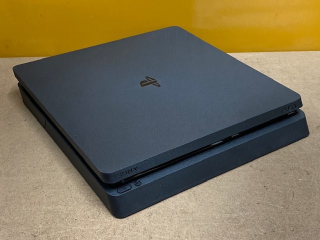 【PS4】 完動品・美品 SONY Playstation 4 本体 プレイステーション4本体 CUH-2000A B01 _画像3