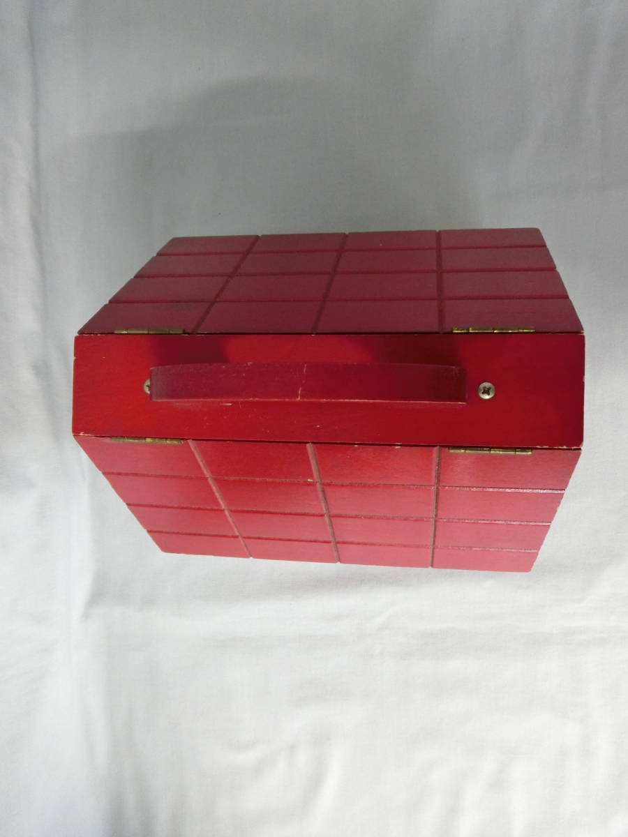 SEWING HOUSE　木製　裁縫箱　ソーイングボックス　ハウス型　赤い家　小物入れ　インテリア　昭和　レトロ　アンティーク　第一国産_画像3
