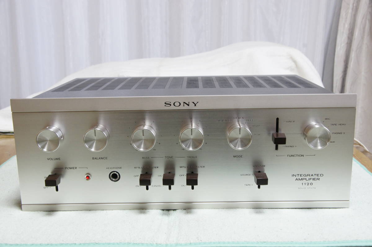 整理番号③ SONY製 プリメインアンプ TA-1120Aの整備済み完動品・超美品の出品。（ヘッドフォン回路を８Ωから使用可能に改良！！）_小キズ一つ無い非常にキレイなフロント面