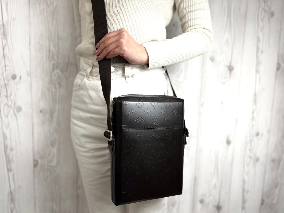 極美品 LOUIS VUITTON ルイヴィトン モノグラム グラセ ボビー 極美品 LOUIS VUITTON ルイヴィトン モノグラム グラセ ボビー