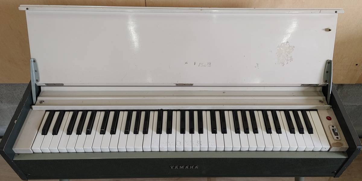 練習用に YAMAHA オルガン L-15B 100V 音だしOK 昭和レトロ ヤマハ 電子ピアノ 電子オルガン キーボード 鍵盤 楽器 C2401-136の画像3