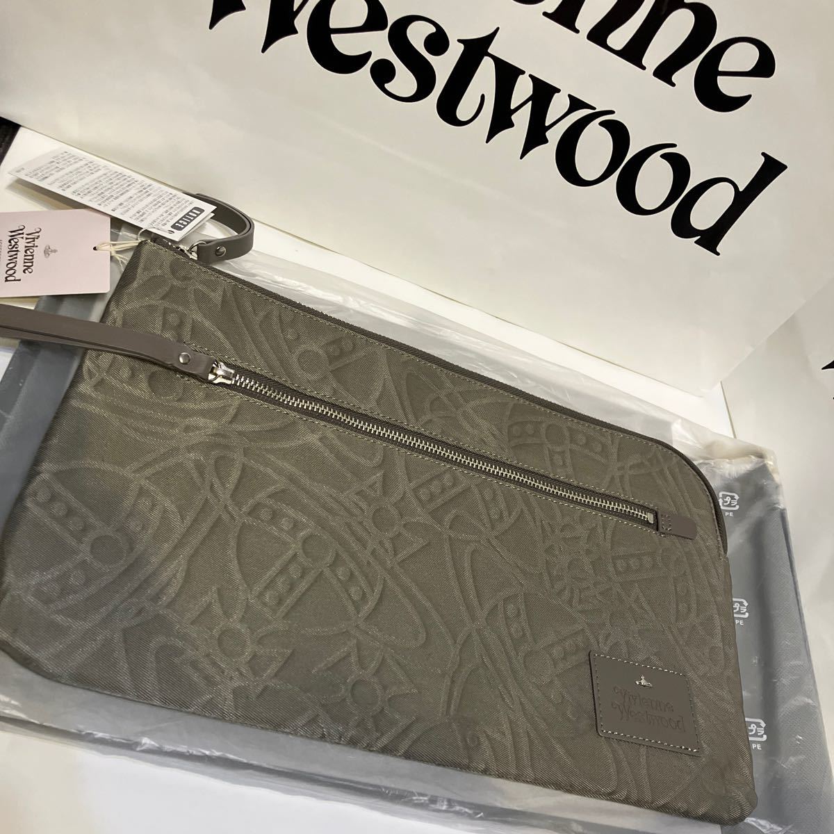 送料込●新品●価22000 Vivienne Westwood タブレットPCケース A 小物入れ 横36×縦21cm オーブ柄 グレー ヴィヴィアンウエストウッド_画像1