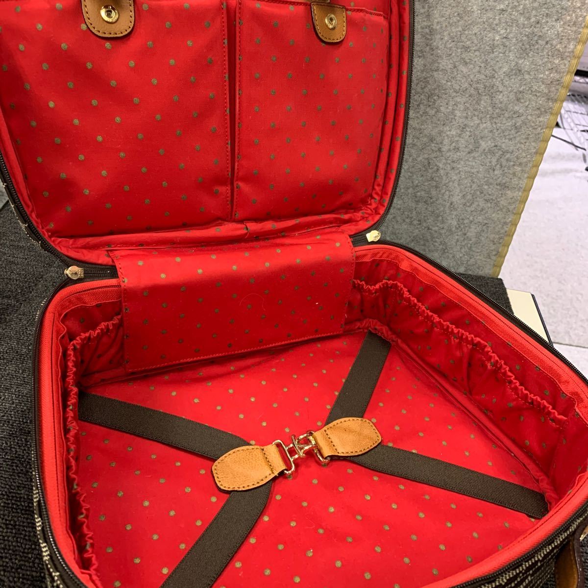 ◯【売り切り】Kate spade ケイトスペード トラベルバック《美品》_画像3