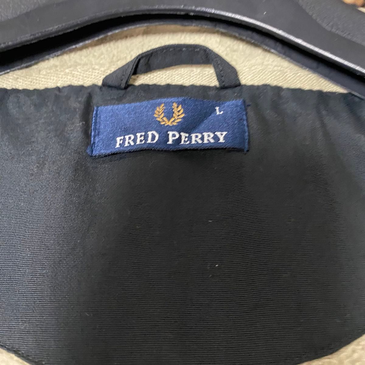 美品FRED PERRYフレッドペリー マウンテンパーカー ブラック黒 美品FRED PERRYフレッドペリー マウンテンパーカー ブラック黒