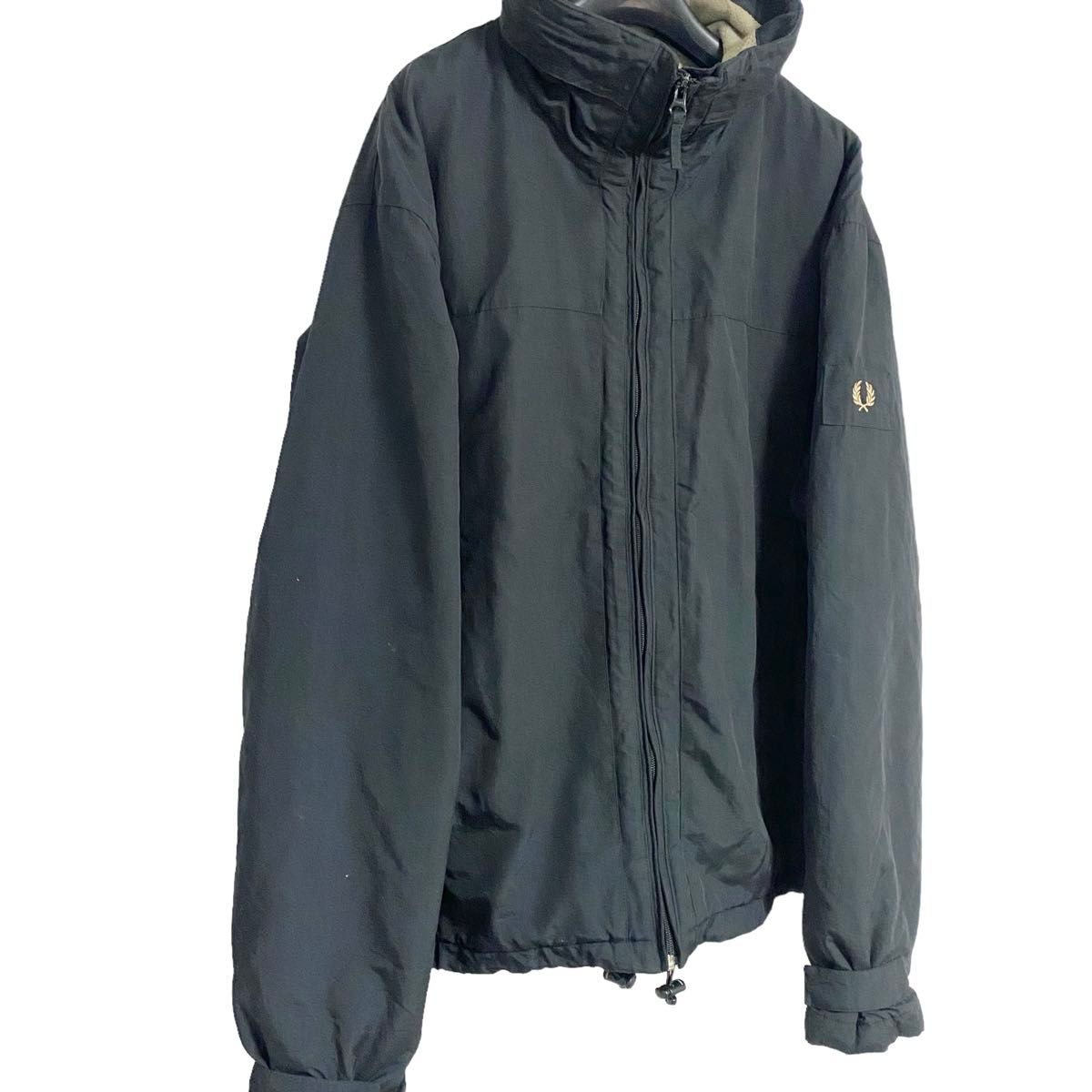 美品FRED PERRYフレッドペリー マウンテンパーカー ブラック黒 美品FRED PERRYフレッドペリー マウンテンパーカー ブラック黒