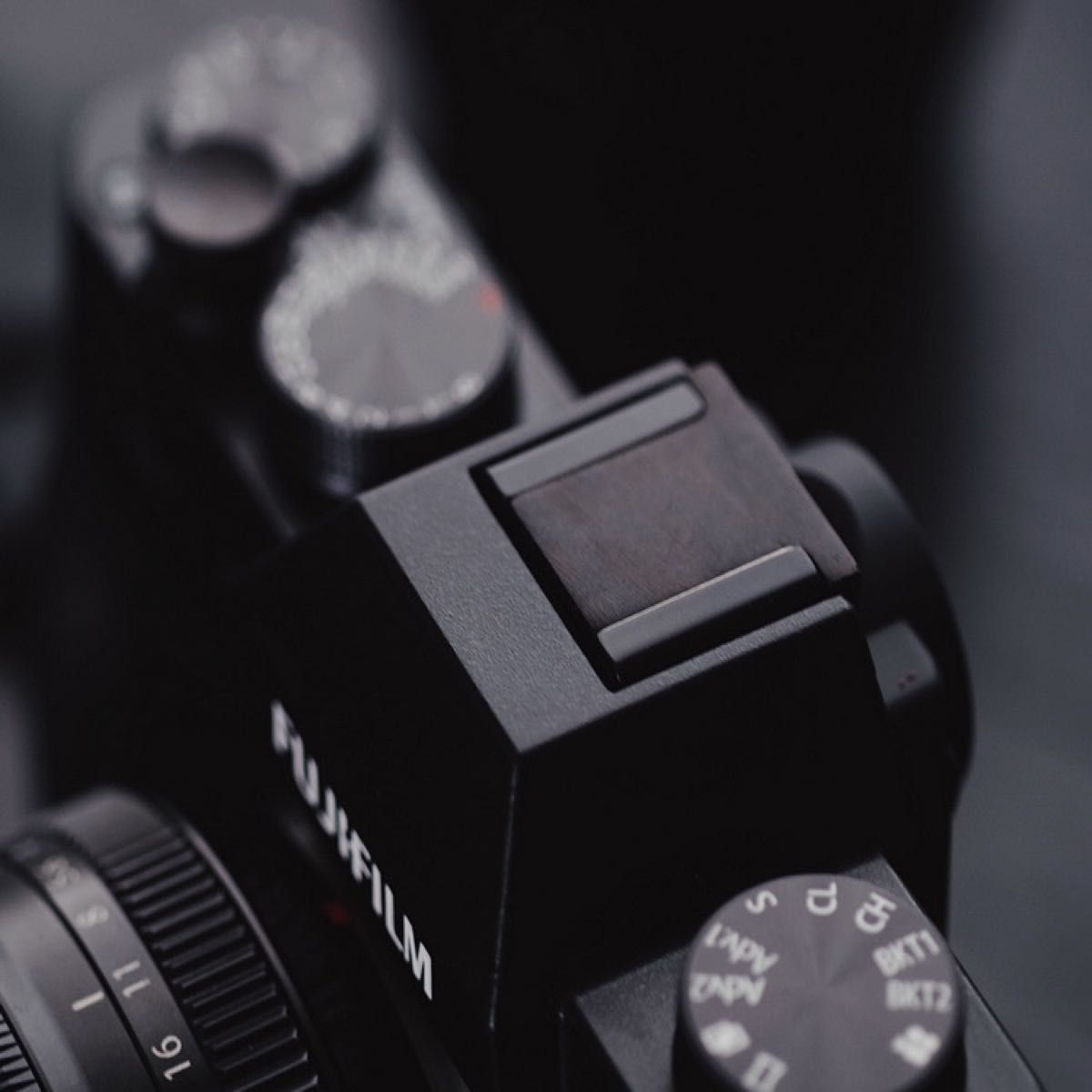 社外部品　FUJIFILM 富士カメラ用ホットシューカバー　黒檀木製　黒色