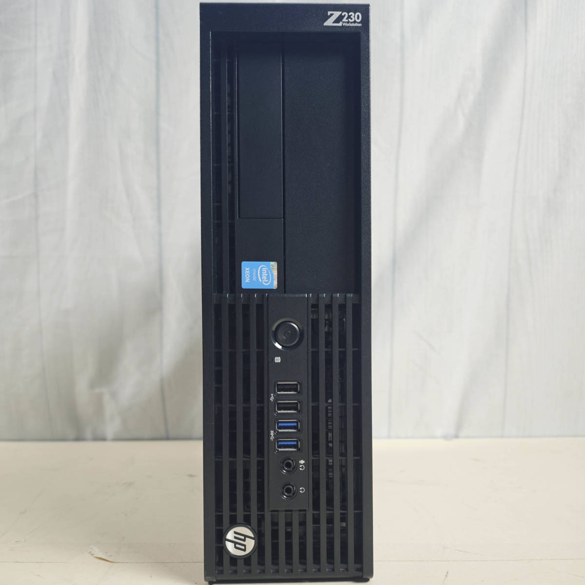 届いてすぐ使える！HP Z230 SFF Workstation Xeon E3-1271 V3 3.6GHz/8GB/FirePro W2100/SSD64GB HDD 500GB/Windows11の画像1