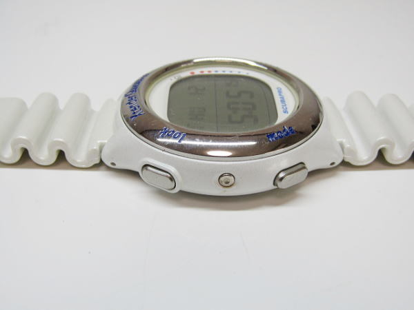 SCUBAPRO スキューバプロ クォーツ デジタル腕時計 DW40-4A10 稼働品_画像4