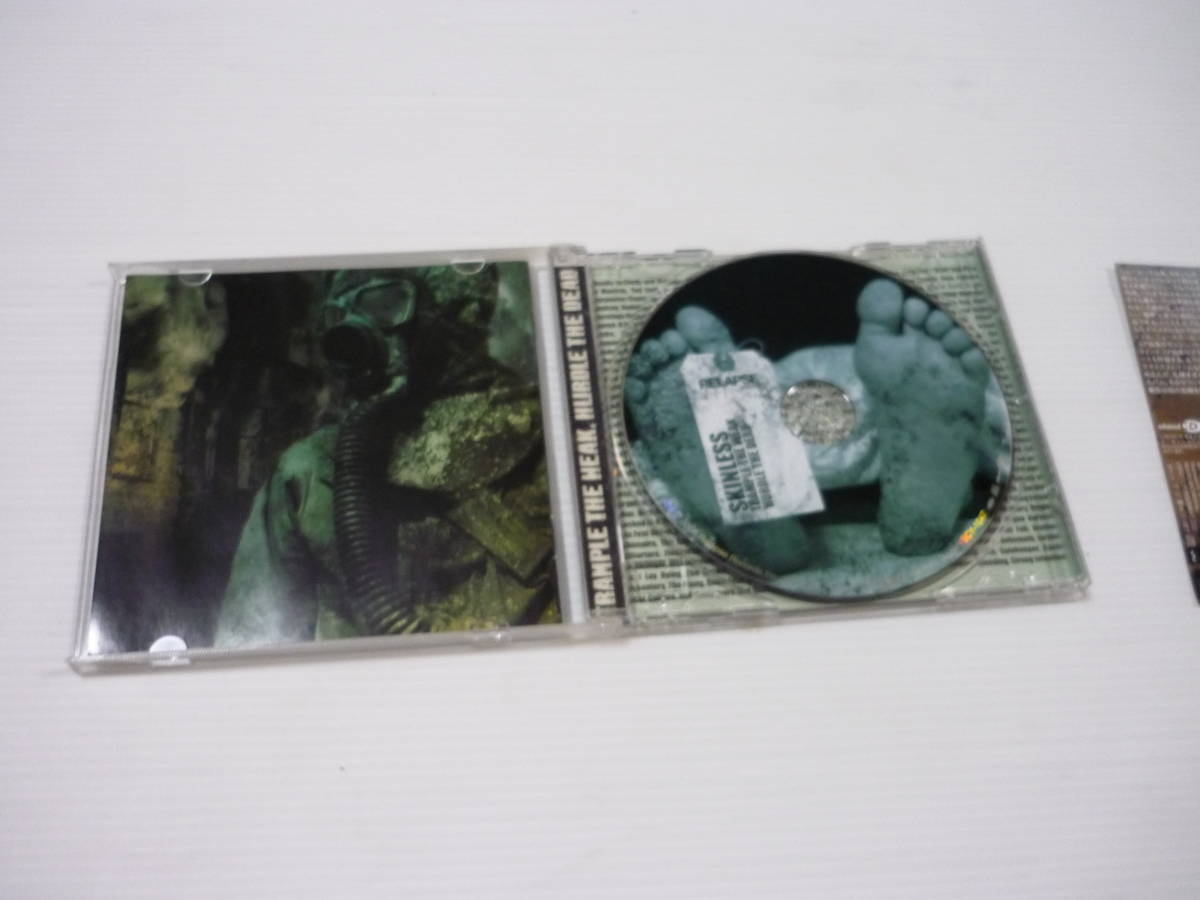 [管00]【送料無料】CD スキンレス / トランプル・ザ・ウィーク・ハードル・ザ・デッド 洋楽 SKINLESS_画像3