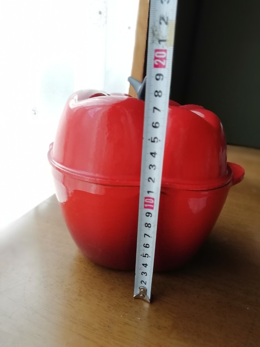 ル・クルーゼ トマト 両手鍋 21㎝ ベジタブルシリーズ キャンプ アウトドア オーブン CREUSET 送料込み