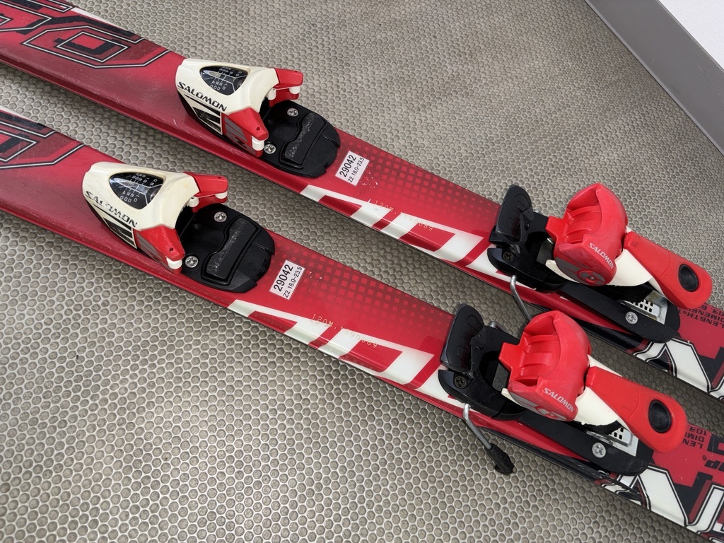 サイズ120cmジュニア用カービングスキー中古スキー板&ビンディングSwallowスワロ―PSN-S300_画像2