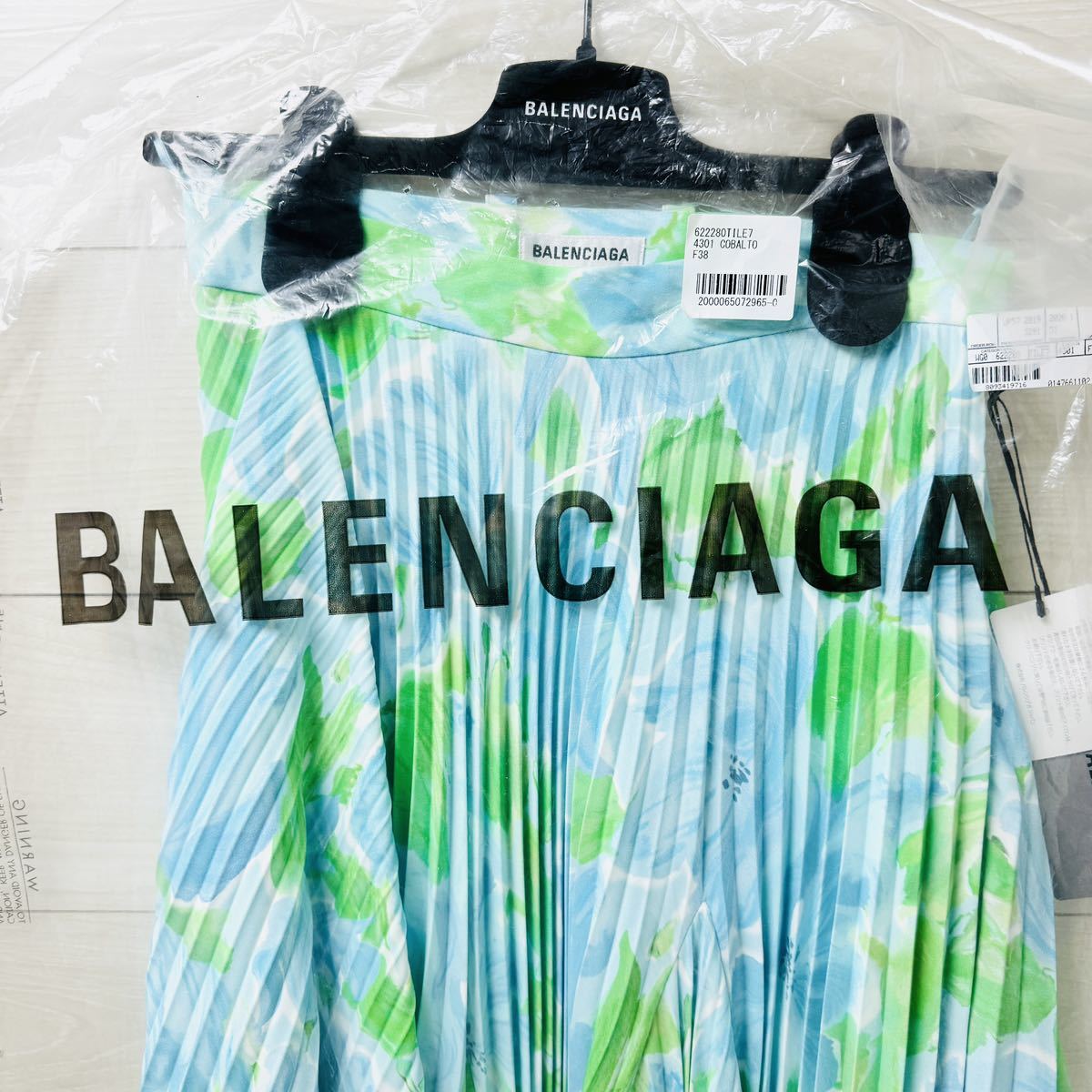 バレンシアガ Balenciaga フローラル スカート プリッツスカート花柄 フラワープリント 総柄 サイズ38 M 定価¥298,000 新品 未使用_画像2