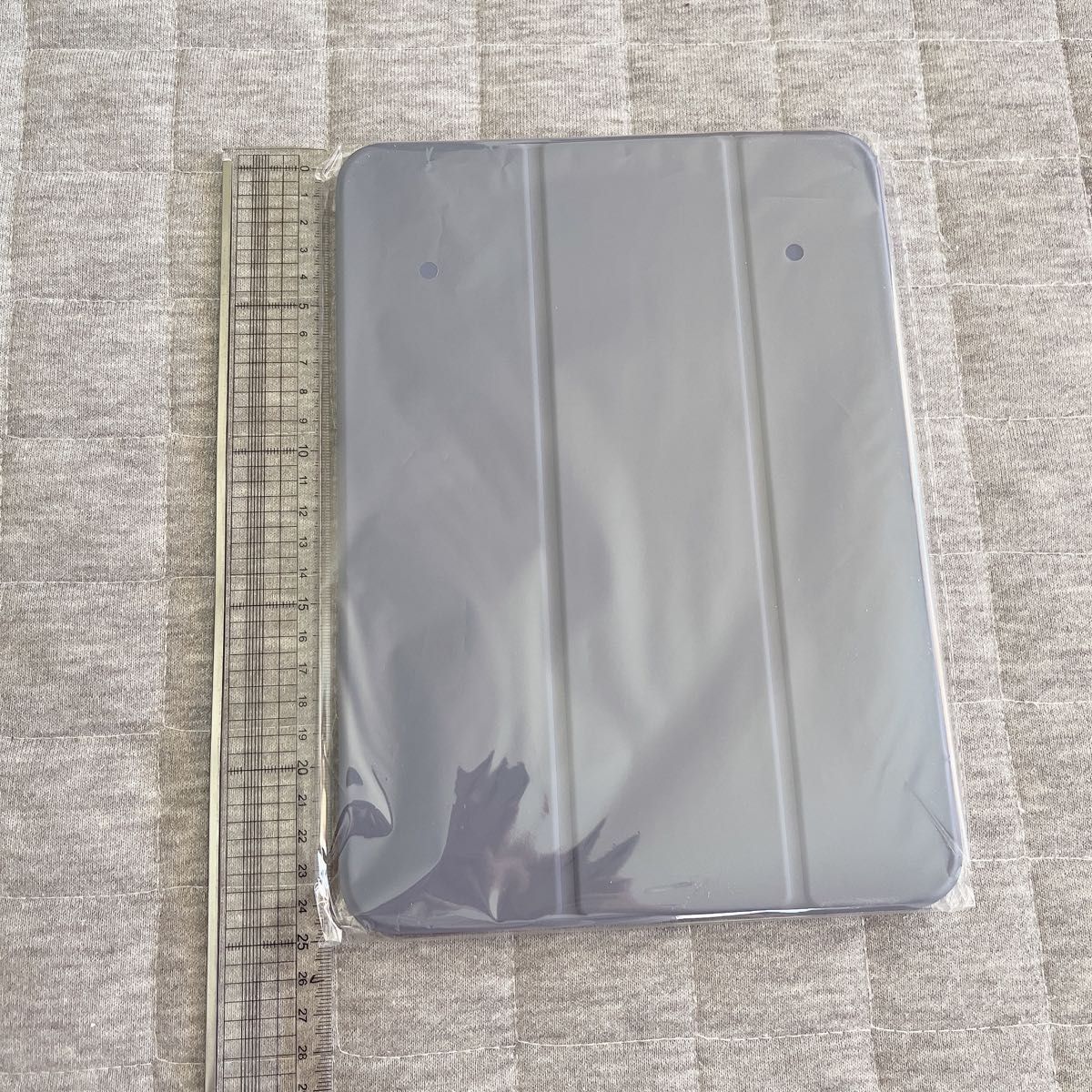 【おすすめ！】iPad 10世代 ケース 10.9インチ ハードカバー レーザー 三つ折り 保護ケース シンプル
