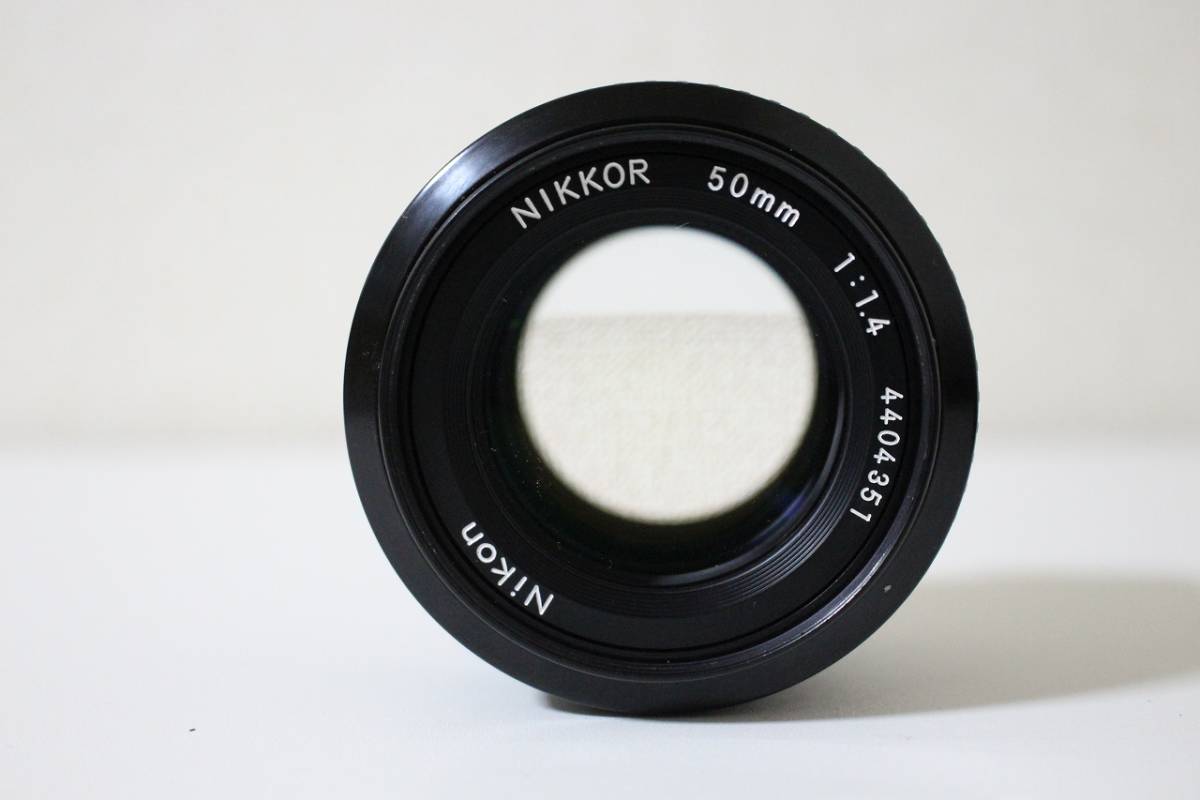 ニコン Nikon Nikkor 50mm f1.4 メタルフード付き(HS-9)_画像2