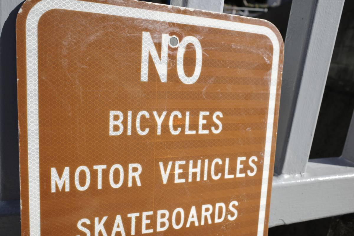ビンテージ NO BICYCLES スケートボード ロードサイン 看板 メタルサイン 世田谷ベース カリフォルニア ガレージ 玄関 アメリカの画像2