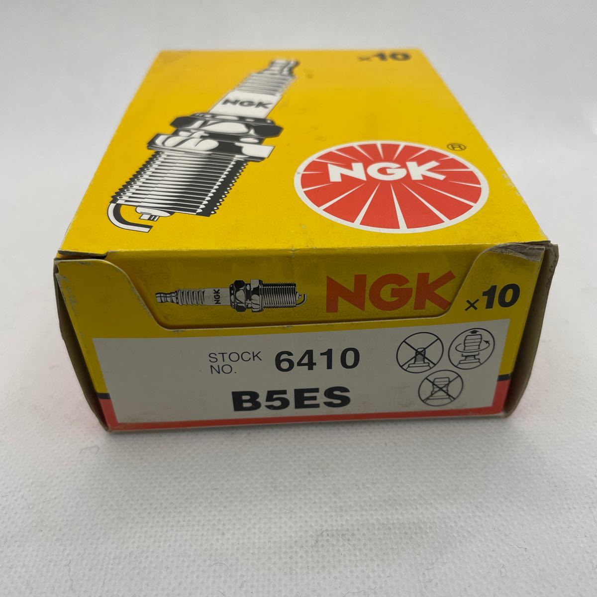 新品未使用　NGKスパークプラグ　B5ES　No.6410　10本セット　日本特殊陶業_画像1