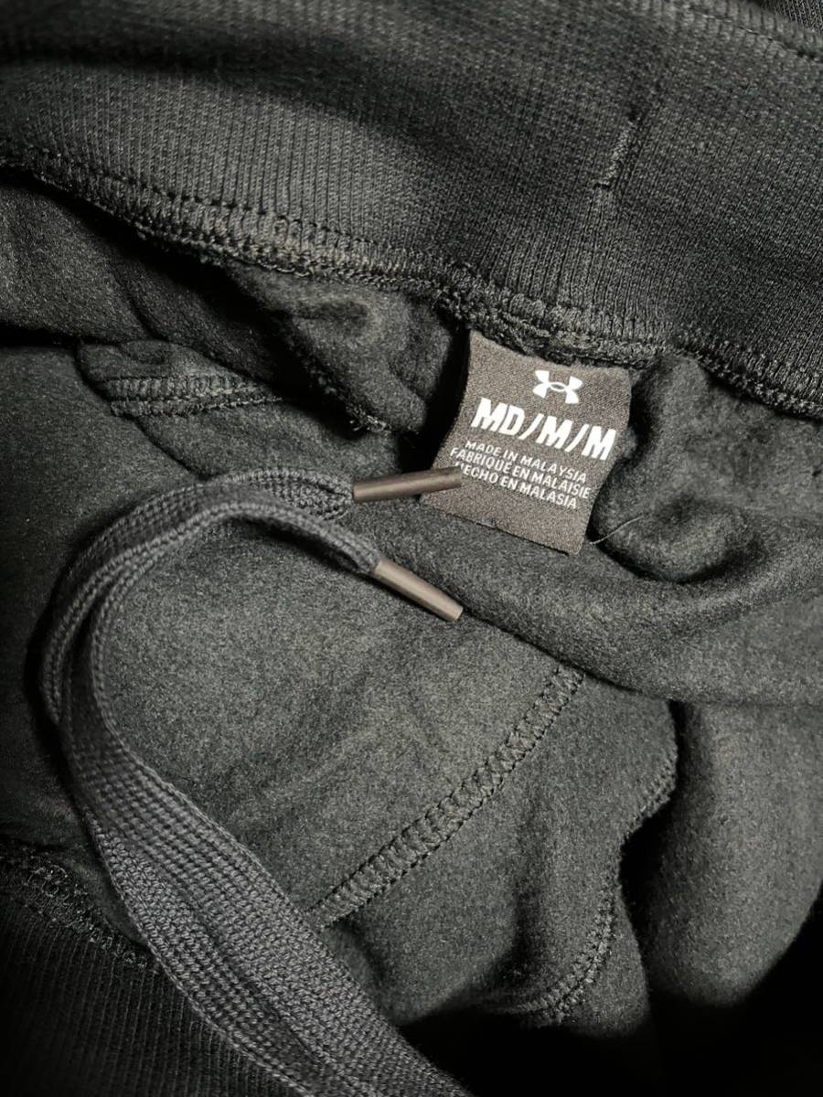  новый товар UNDER ARMOUR тренировочный чёрный, Logo белый, линия Logo градация, утеплитель стрейч брюки размер MD