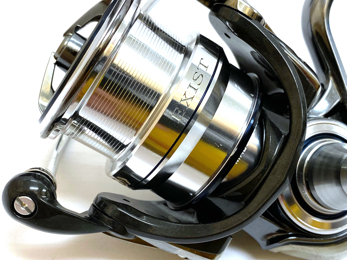 ダイワ　18イグジスト　FC　LT2500S-C　DAIWA　18　EXIST　フィネスカスタム　JAPAN　日本製　スピニングリール　機関良好_画像3