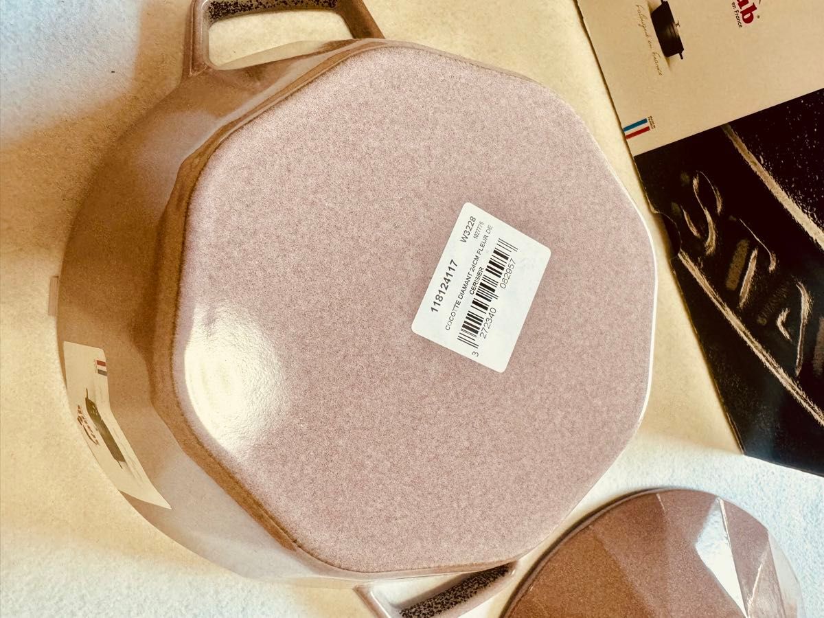 staub ストウブ ダイヤモンド 22センチ日本未発売シフォンローズ staub ストウブ ダイヤモンド 22センチ日本未発売シフォンローズ