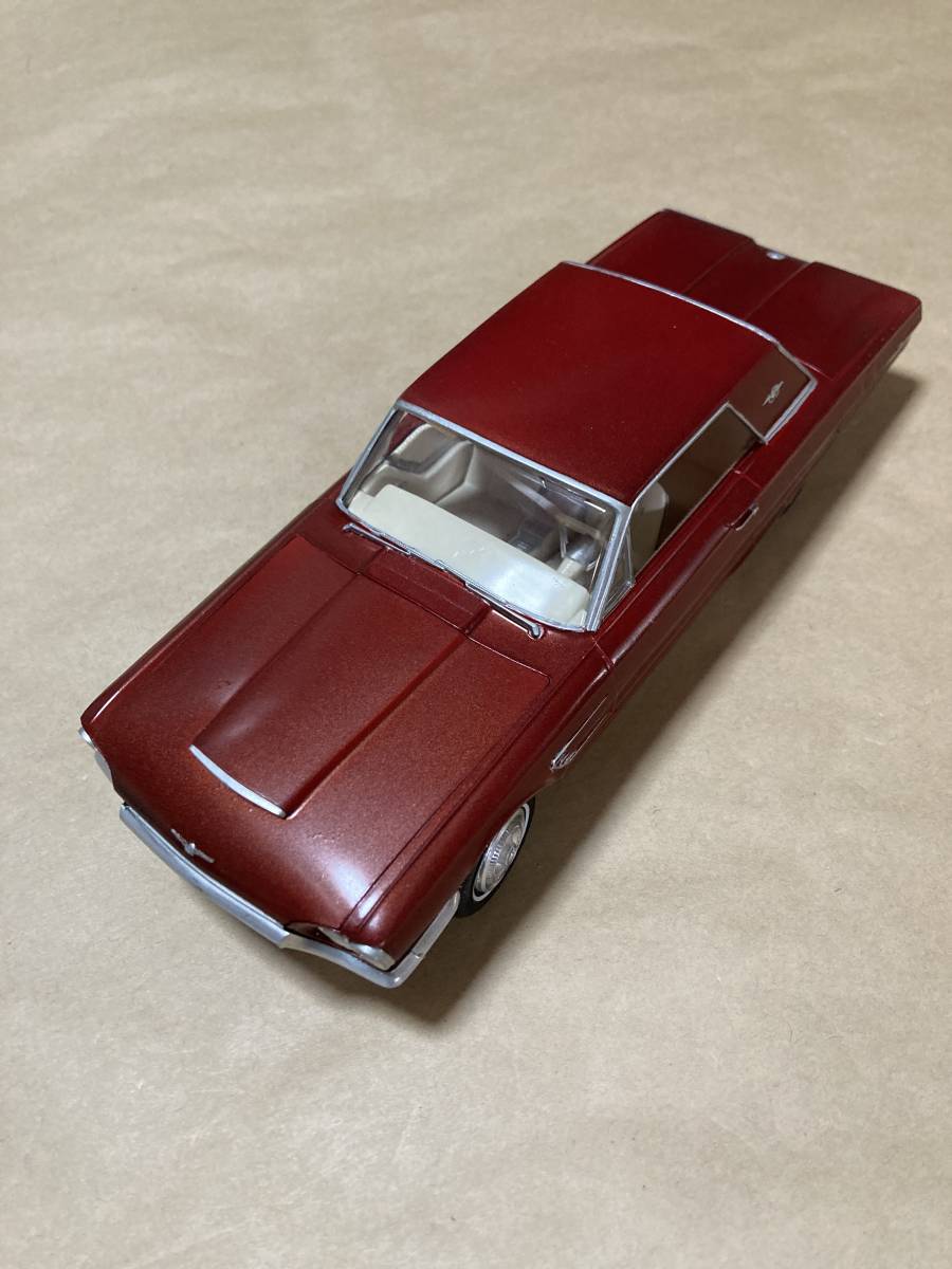 送料無料　AMT社の完成品 「1965 FORD THUNDERBIRD HARD TOP」_画像1