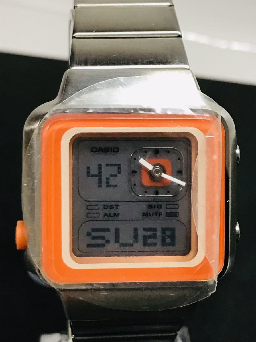 希少品 CASIO FUTURIST LAQ-2000D カシオ 腕時計 デジタルウォッチ デッドストック 稼働品