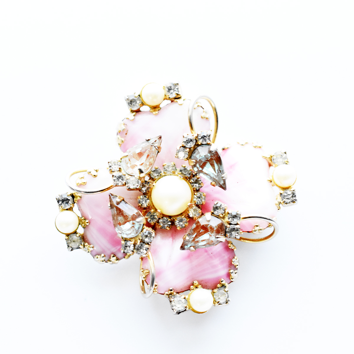 Vintage　Hobe 1950's pink×white×blue glass rhinestone pearl brooch